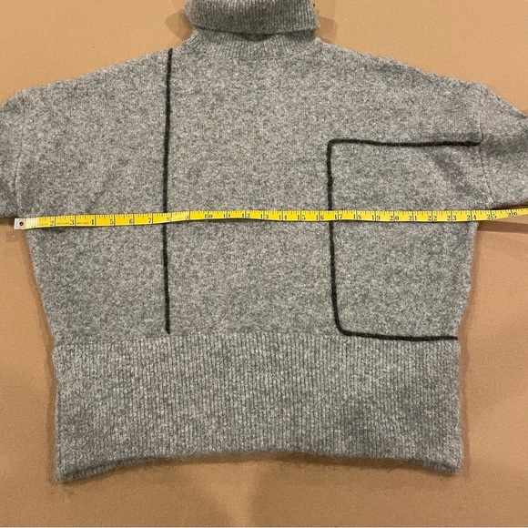 Zara Women’s Heather Gray With Black Accents Turtleneck Sweater Sz. Medium NWT - Picture 10 of 13